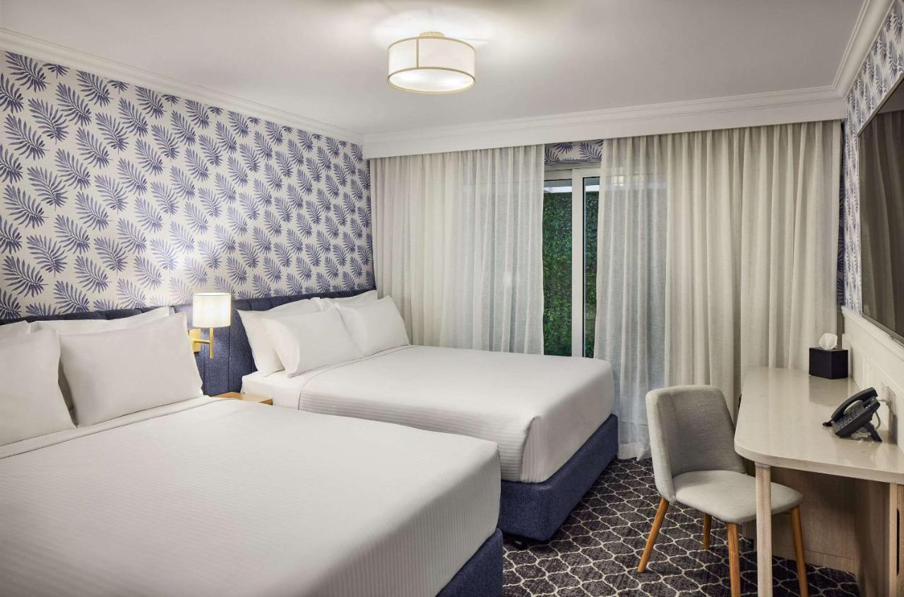 The Beachcomber Hotel & Resort, Ascend Hotel Collection Toukley Bagian luar foto A room at the hotel
