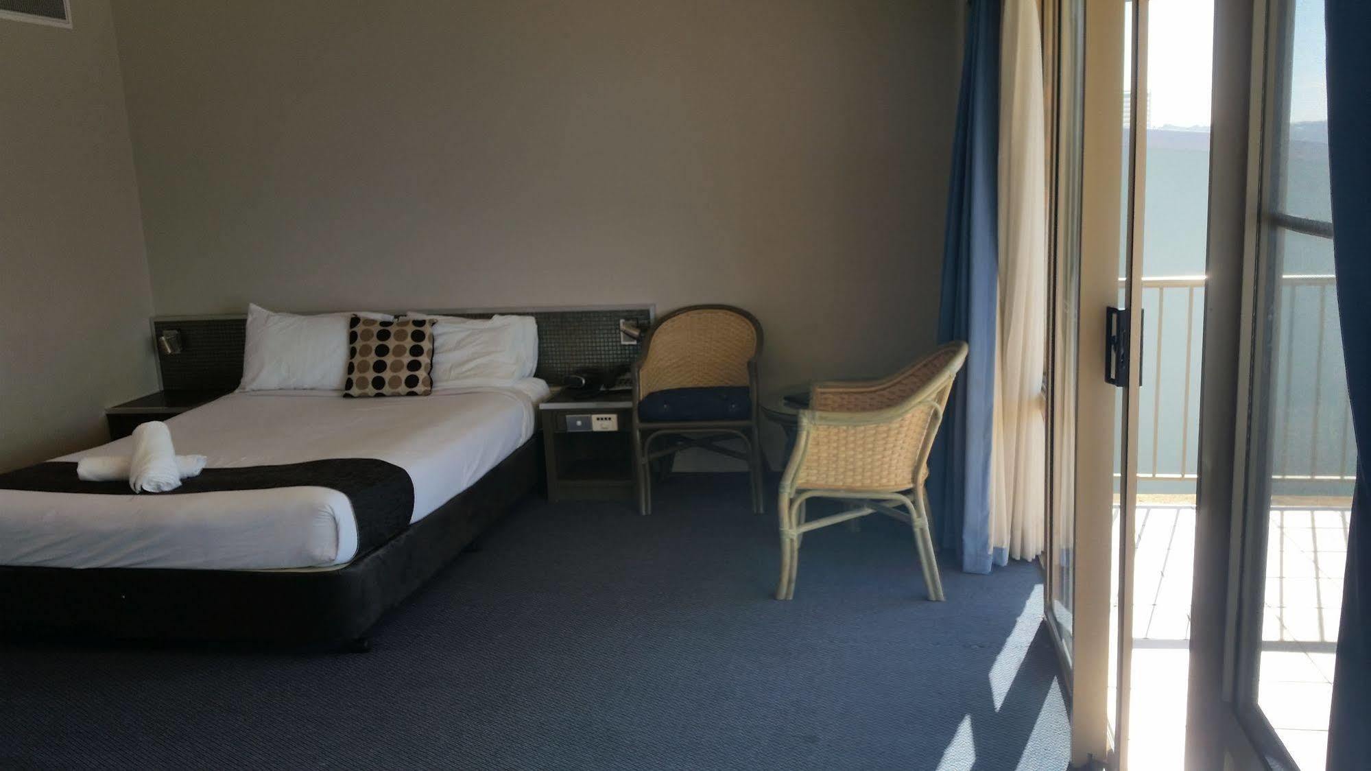 The Beachcomber Hotel & Resort, Ascend Hotel Collection Toukley Bagian luar foto A room at the hotel