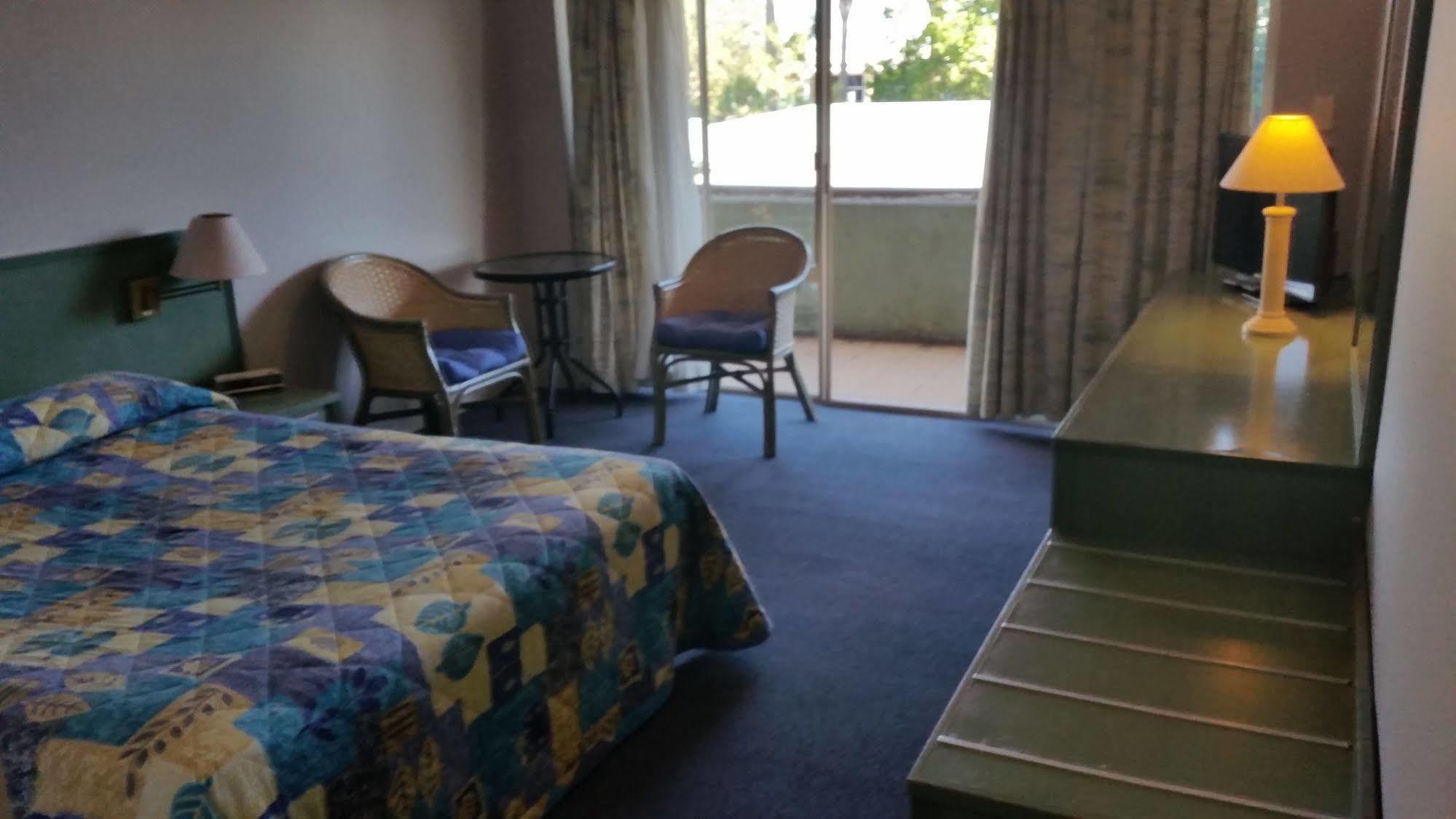 The Beachcomber Hotel & Resort, Ascend Hotel Collection Toukley Bagian luar foto A room at the hotel